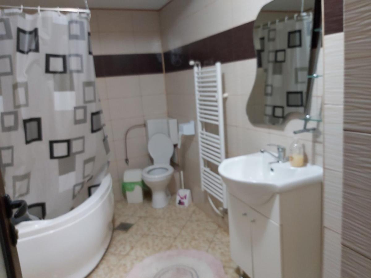 Hotel Turist Resicabánya Kültér fotó
