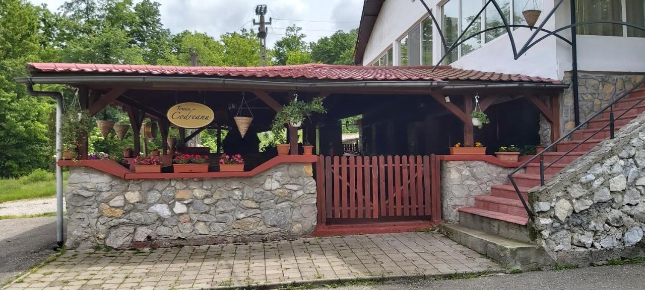 Hotel Turist Resicabánya Kültér fotó